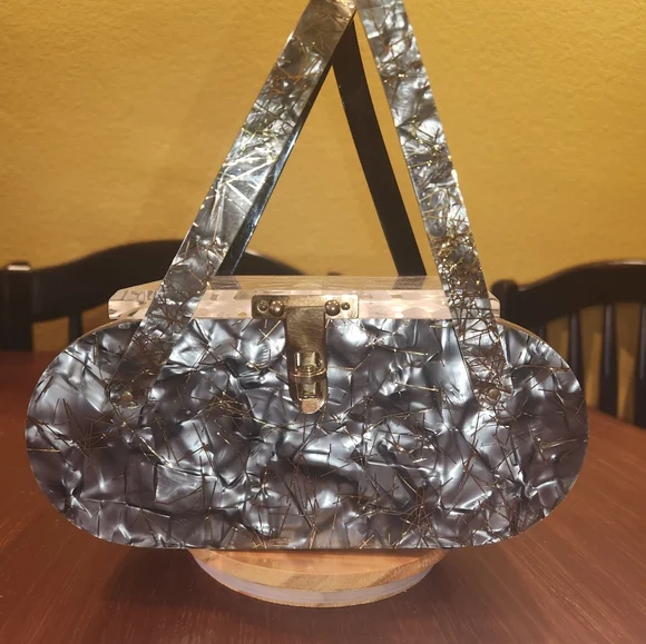 Vintage 1950s Lucite Confetti Bag carved panel top and hand strap - Picture 2 of 10